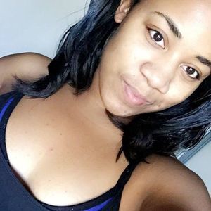 Meet your Posher, Alicia